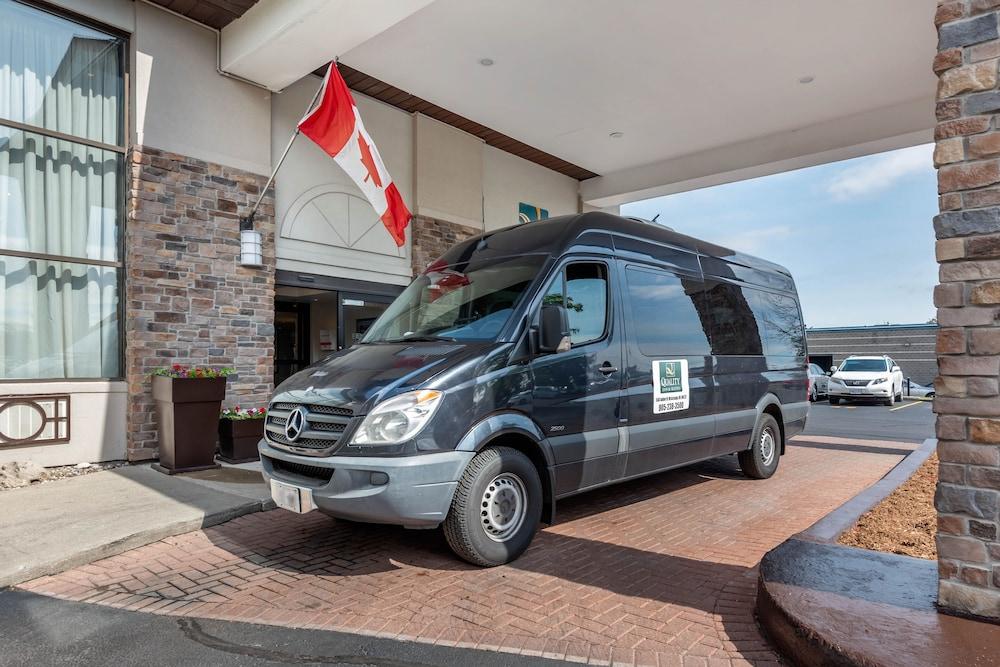 Quality & 5585 Ambler Drive Ontario Hotel Mississauga