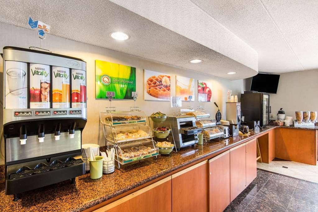 Hotel Quality & 5585 Ambler Drive Ontario