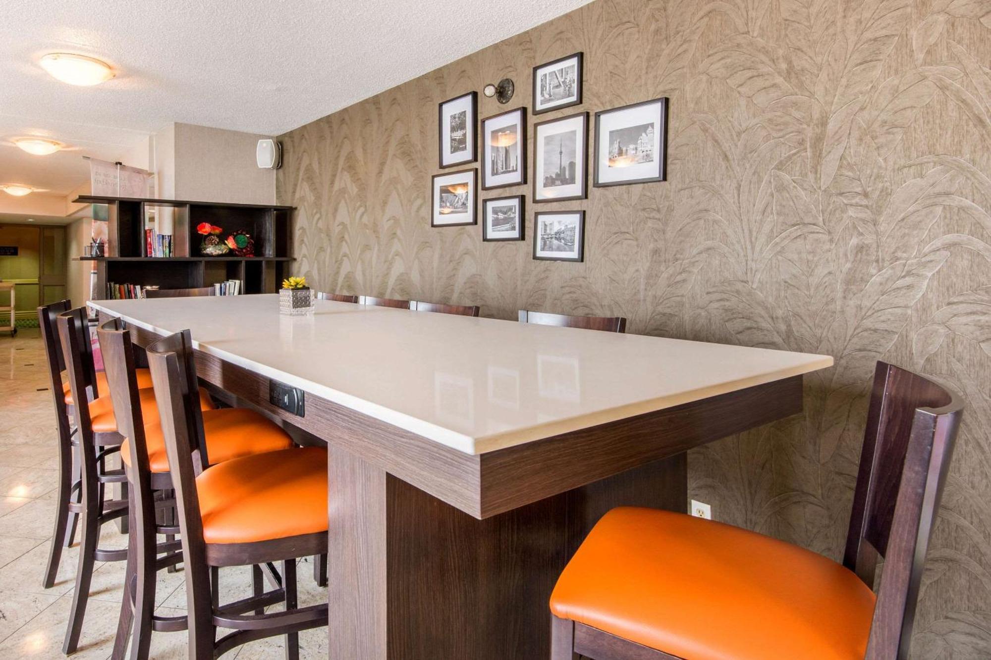 Quality & 5585 Ambler Drive Ontario 3* Mississauga