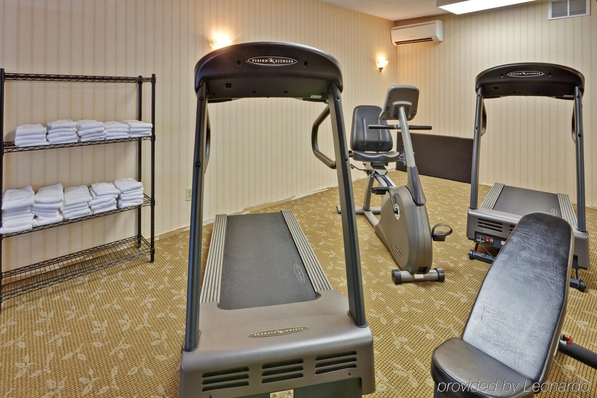 Quality & 5585 Ambler Drive Ontario 3*