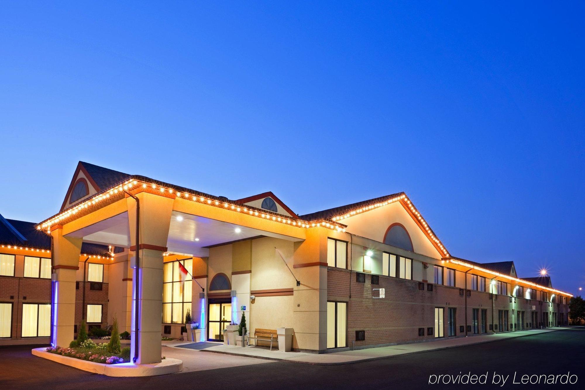 Quality & 5585 Ambler Drive Ontario Hotel Mississauga