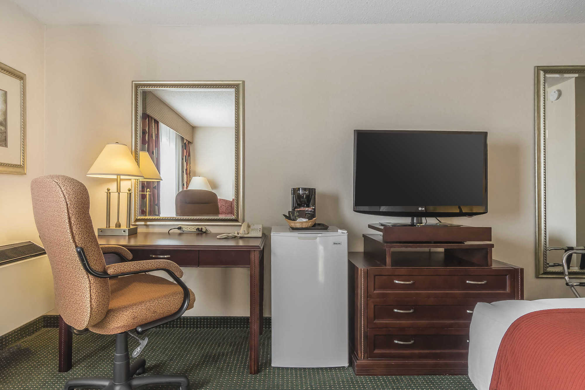 Quality & 5585 Ambler Drive Ontario 3* Mississauga