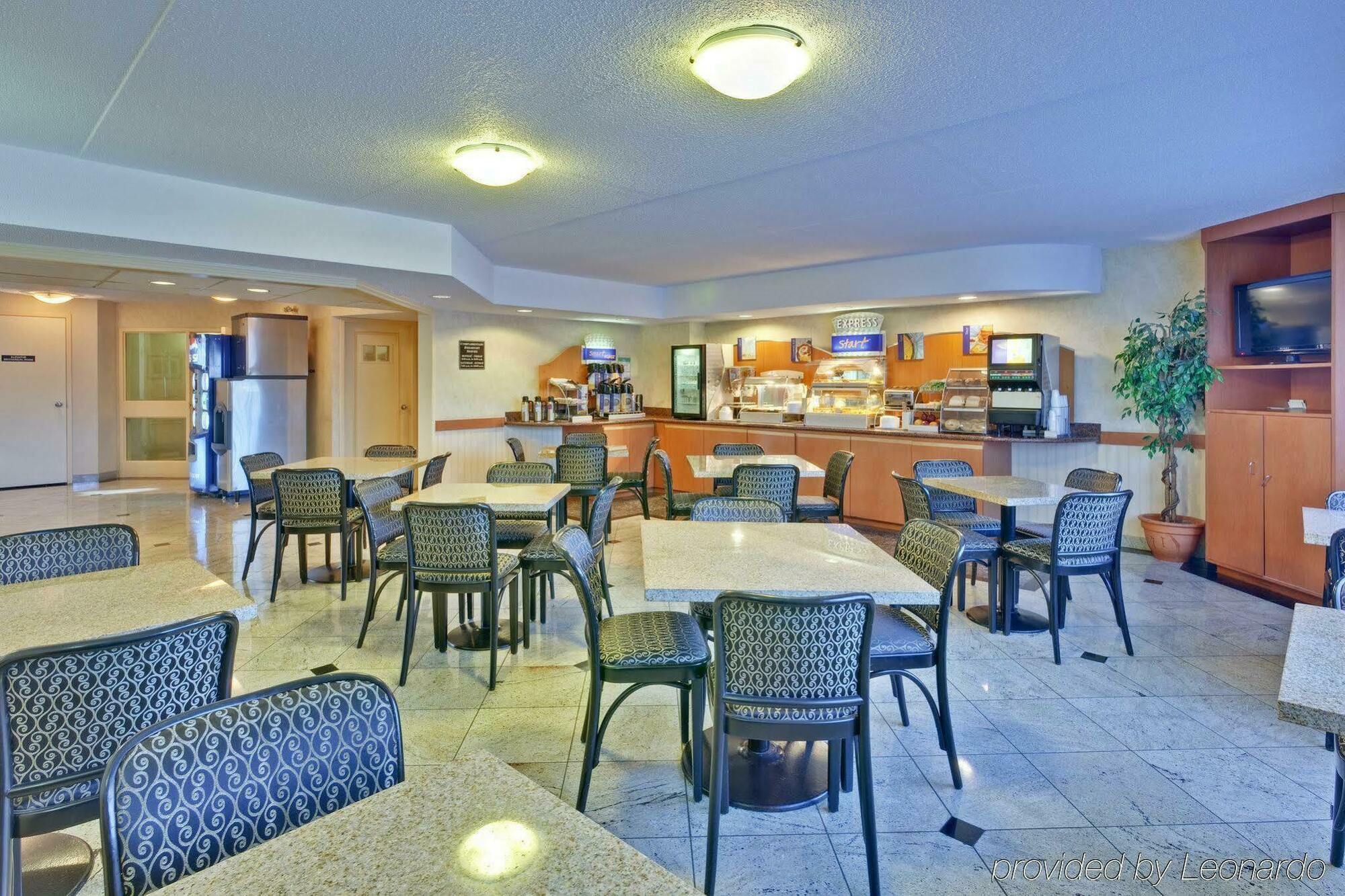 Quality & 5585 Ambler Drive Ontario Hotel 3*