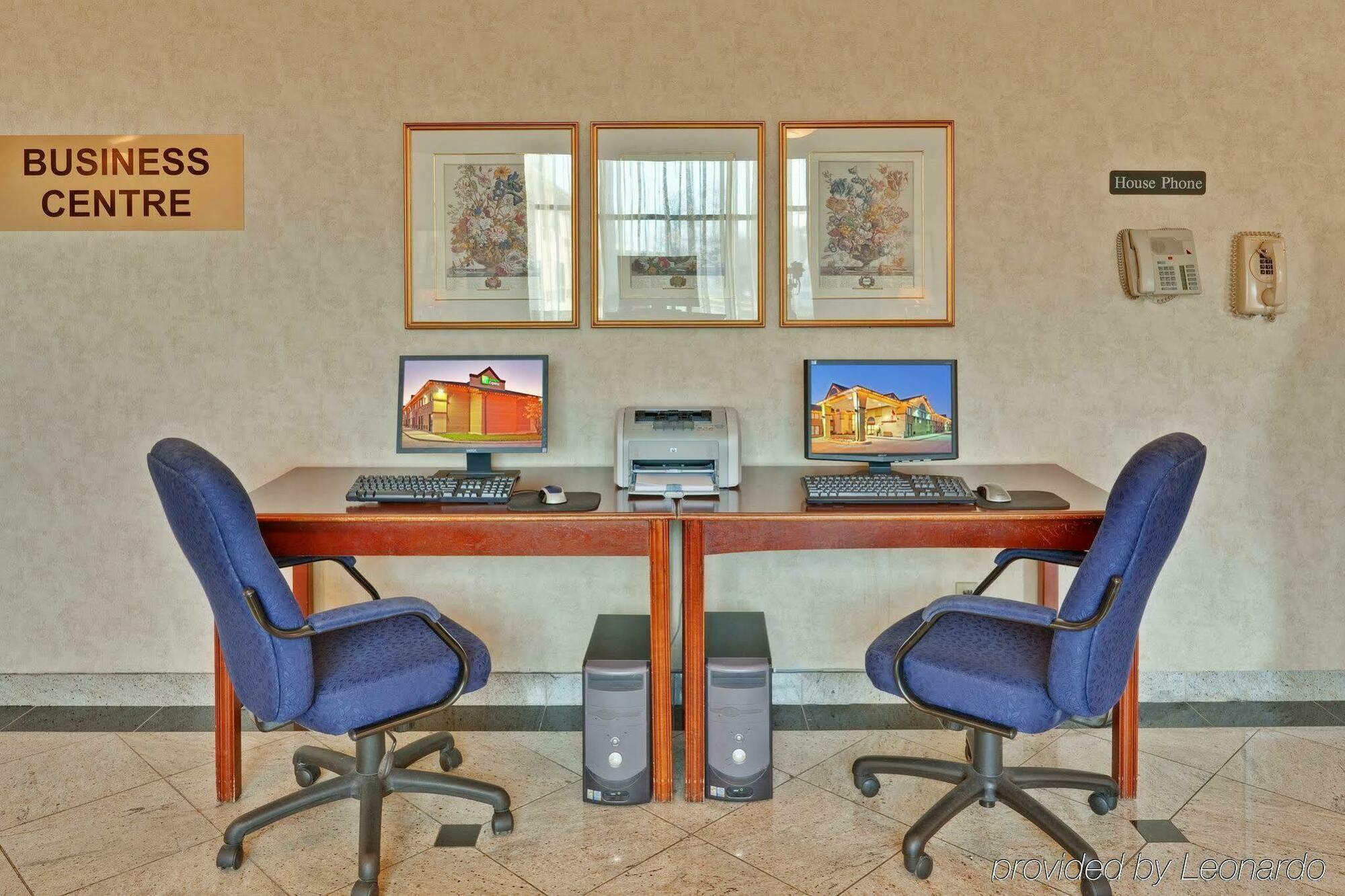Quality & 5585 Ambler Drive Ontario Hotel