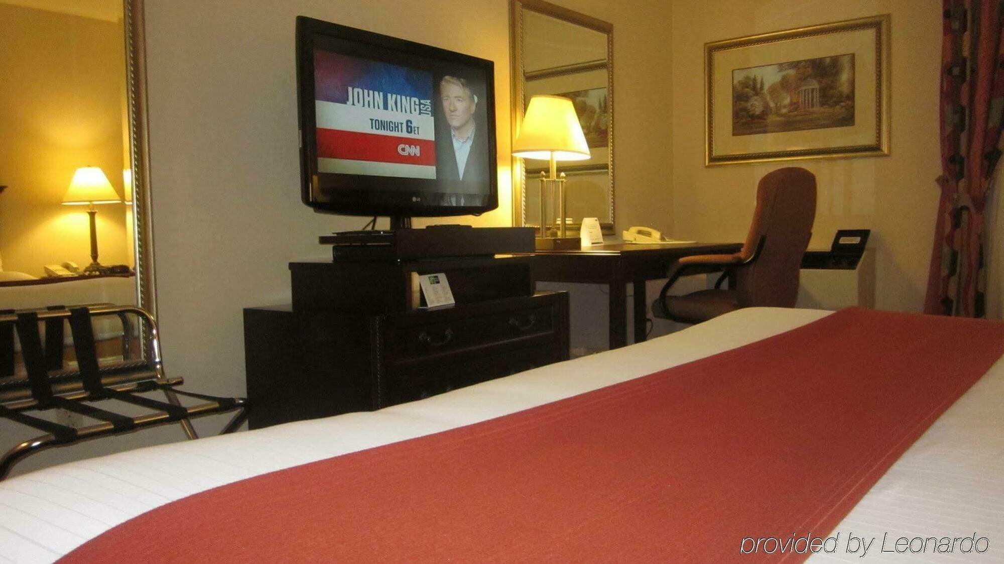 Hotel Quality & 5585 Ambler Drive Ontario