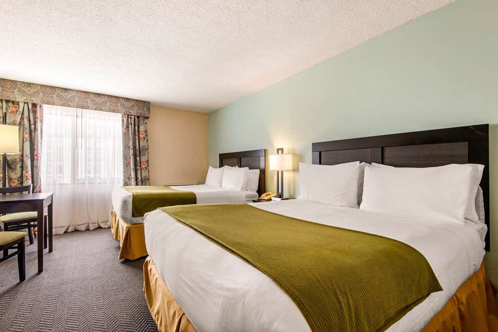 Hotel Quality & 5585 Ambler Drive Ontario