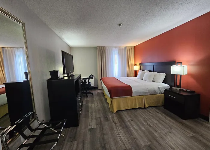 Quality Inn & Suites 5585 Ambler Drive Mississauga Ontario