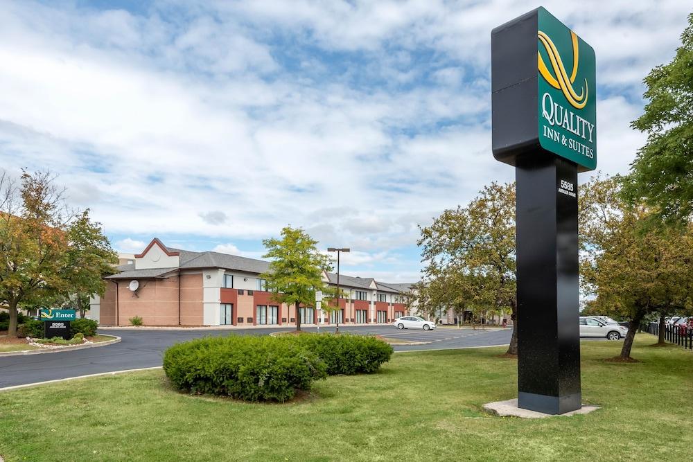 Quality & 5585 Ambler Drive Ontario Hotel