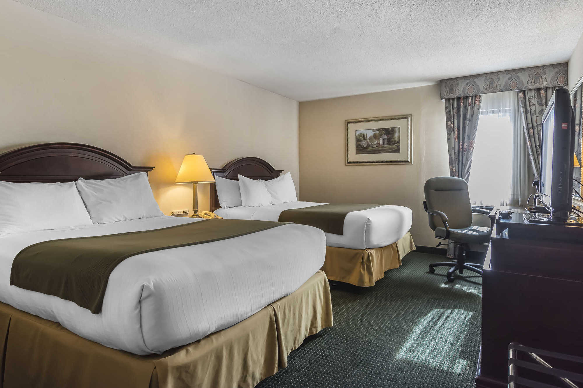 Quality & 5585 Ambler Drive Ontario 3* Mississauga